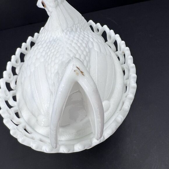 Antique White Milk Glass Large Nesting Chicken Hen Covered Dish - Picture 5 of 16